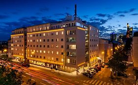 Motel One Frankfurt-Riverside
